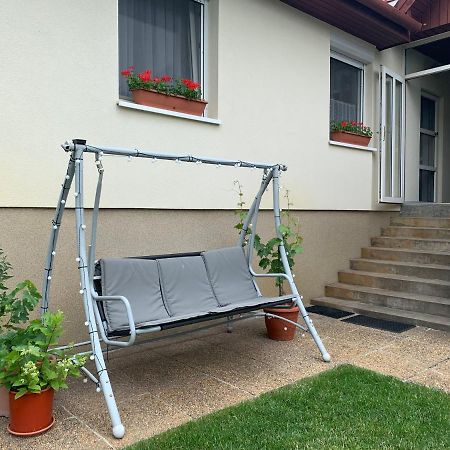 Apartman Tinasol Mosonmagyaróvár Eksteriør bilde